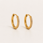 Elegante goldene Kreolen