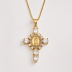 Elegante Zirkon-Kreuz-Halskette