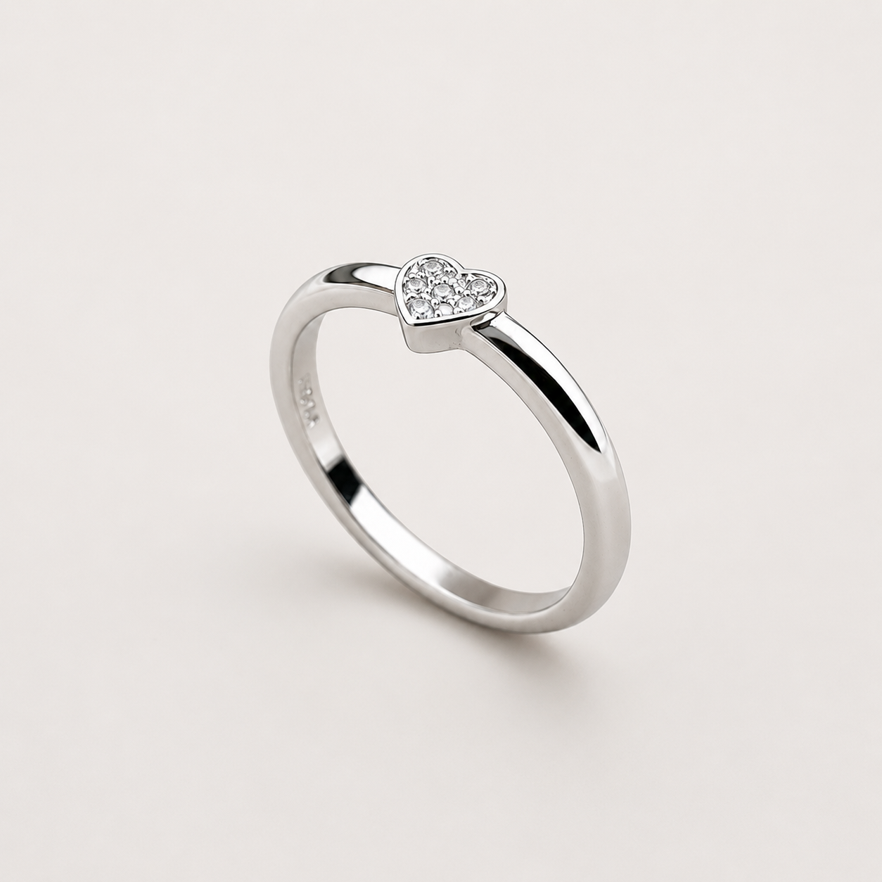 Amora Heart Ring in 925 Sterling Silver