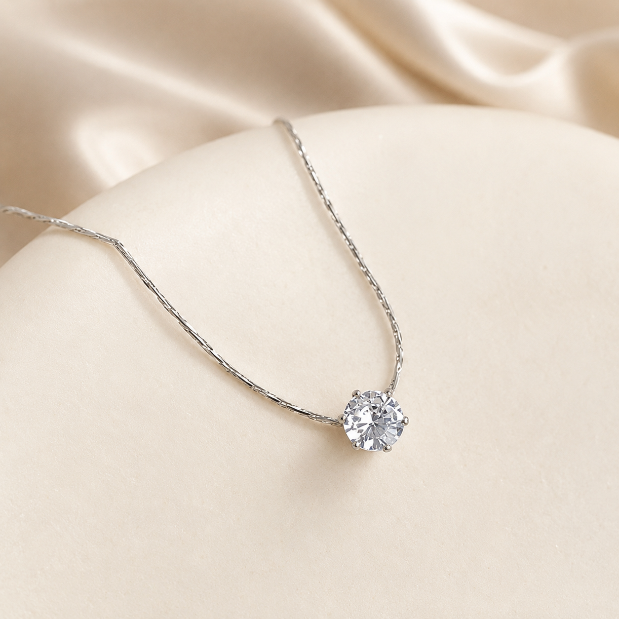 Lumière Minimalist Necklace