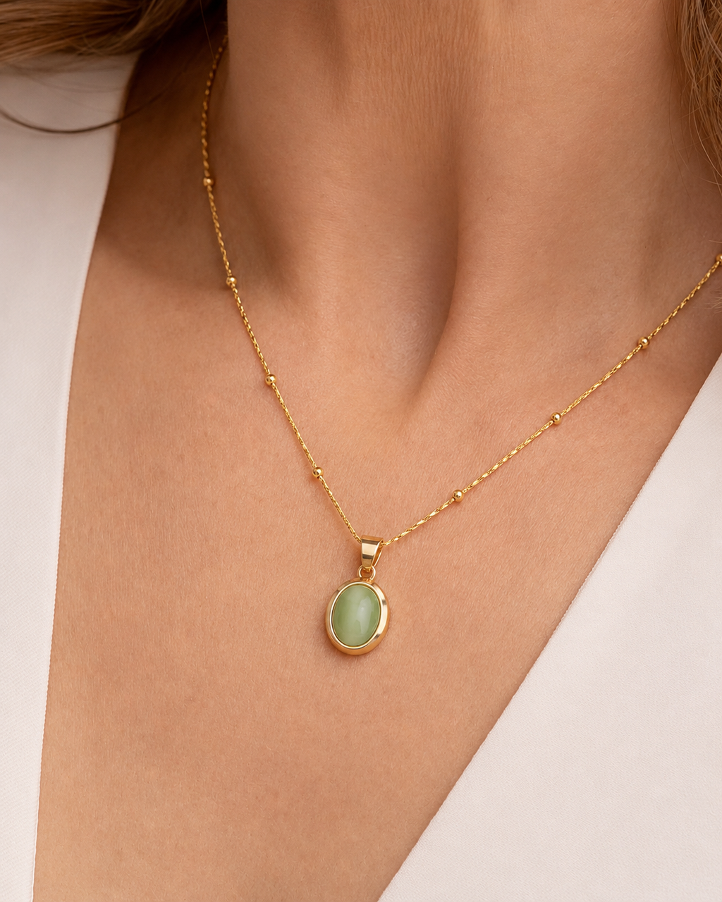 Delicate Oval Pendant Necklace