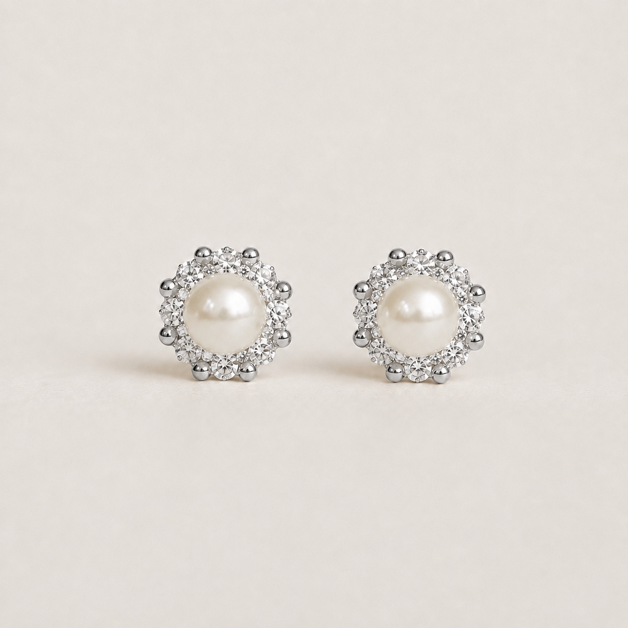 Pearl Fleur Stud Earrings