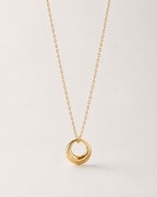 Round Pendant Clavicle Necklace