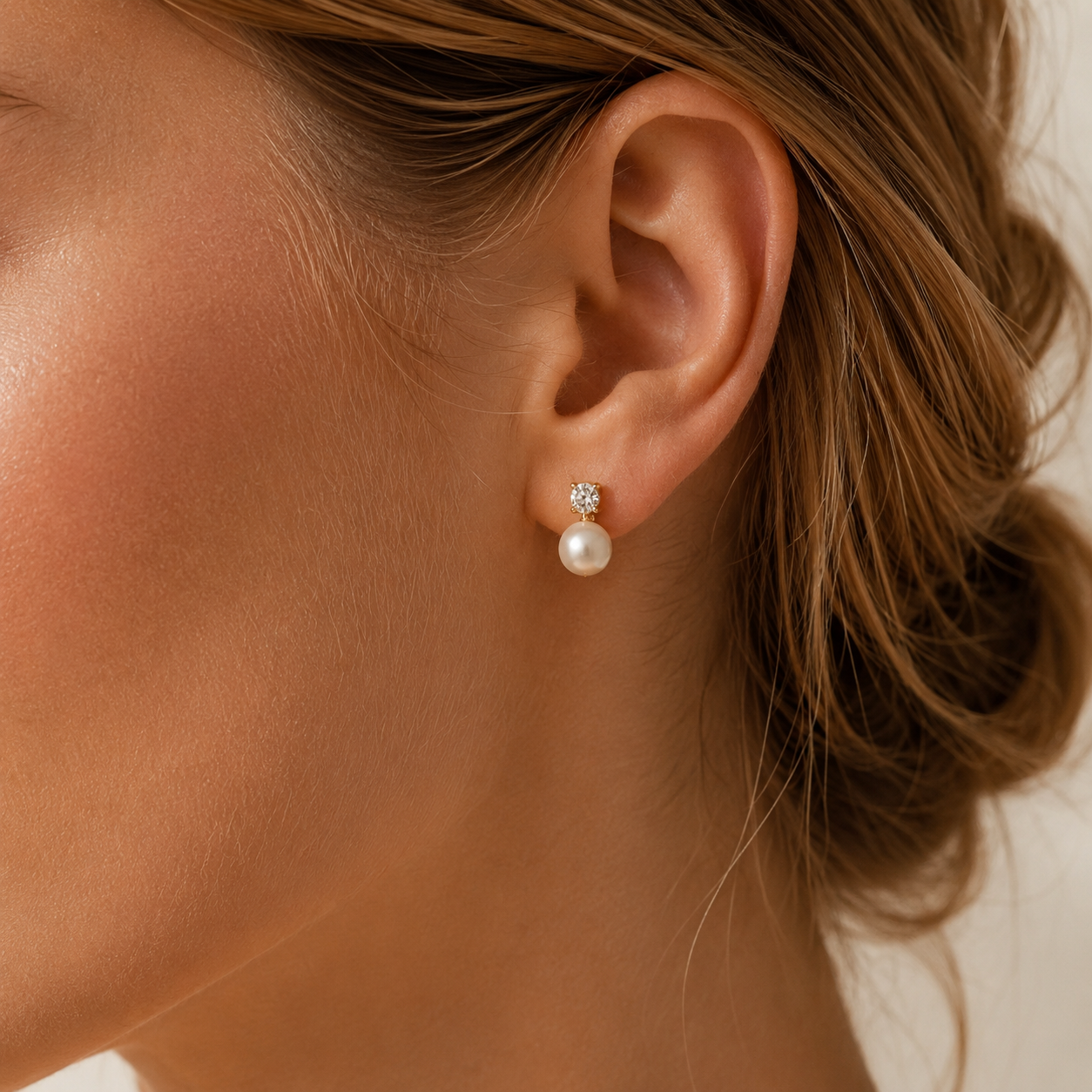 Lumière Pearl Stud Earrings