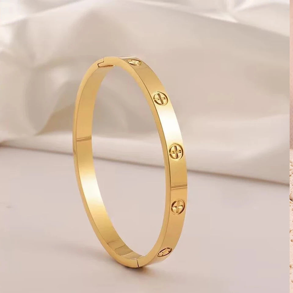 Fleur D’Or Cuff Bracelet